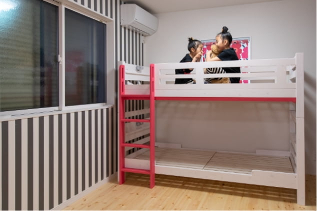 想像力を豊かにする大きな部屋は後付けで使い勝手が自由に変えやすくしています。