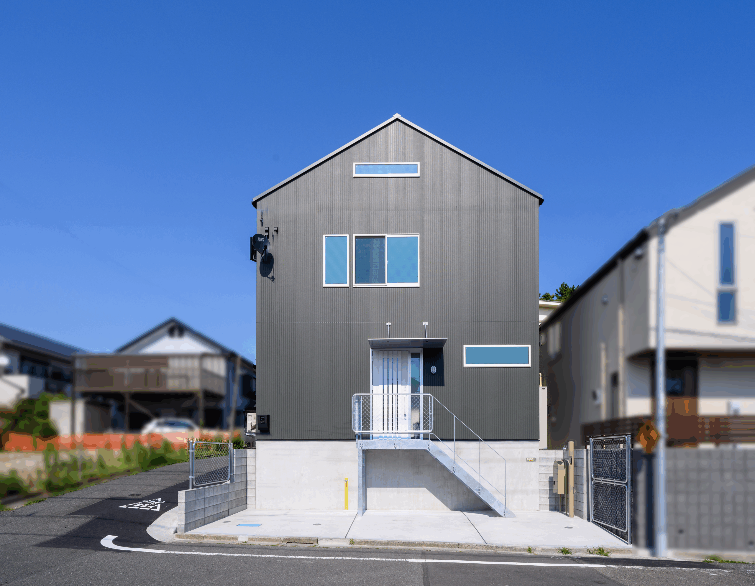 こだわりいっぱいとんがり屋根の家