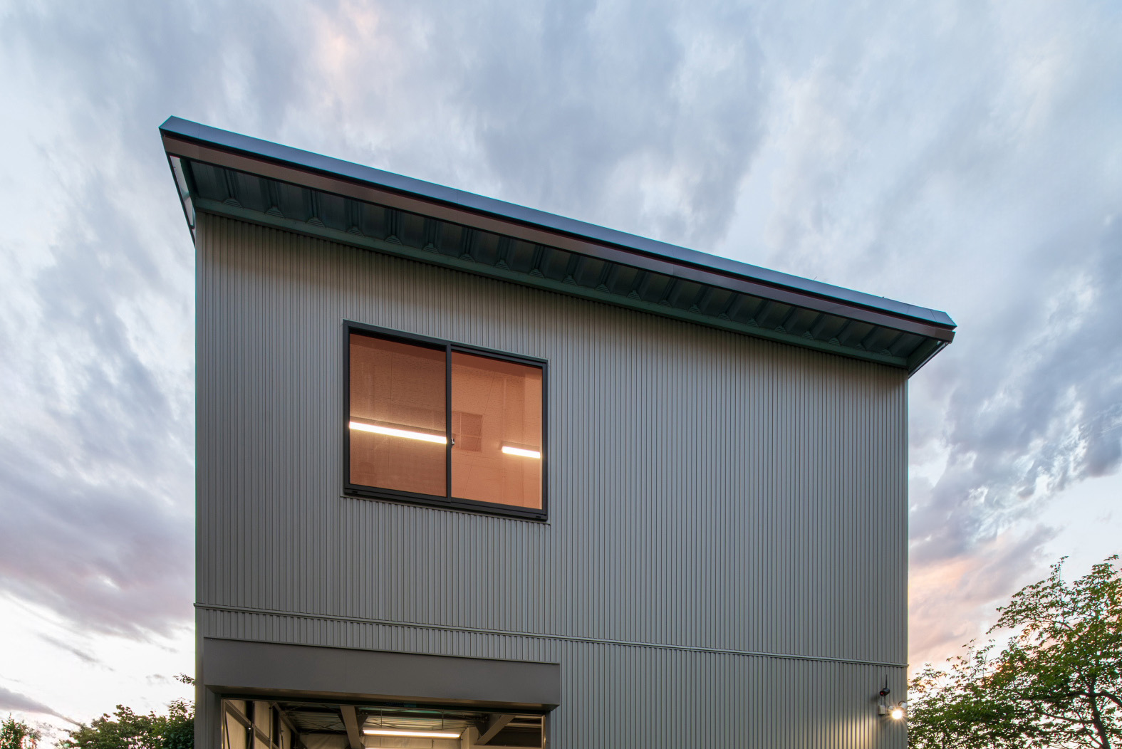 2階建てプレハブ事務所・倉庫