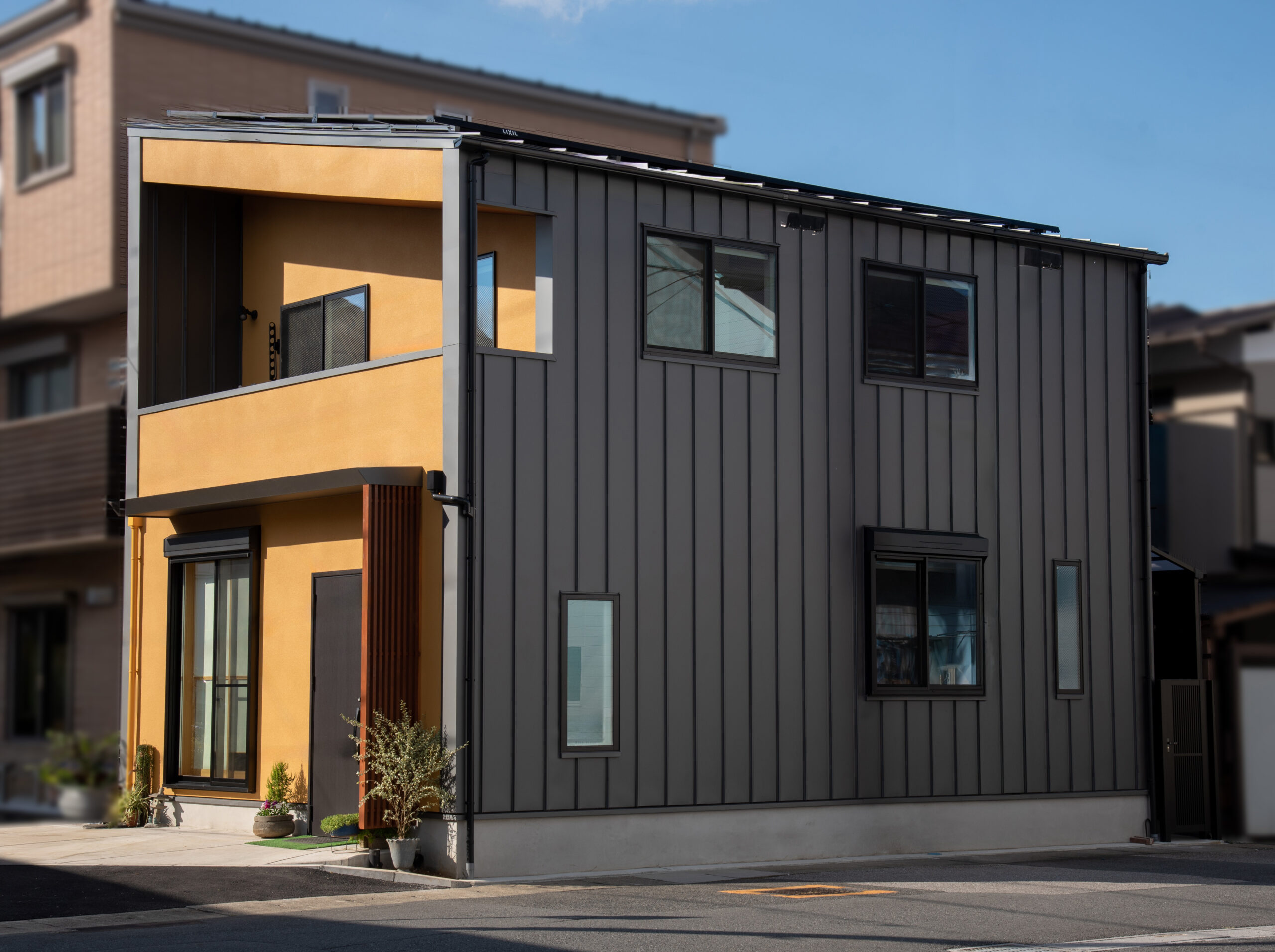 大人和モダンの家