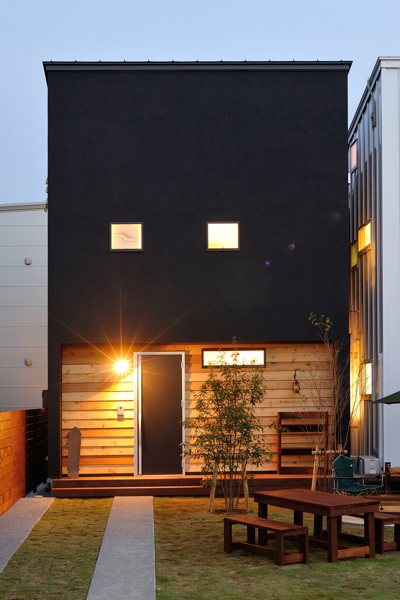 BLACK×WOODで創る空間